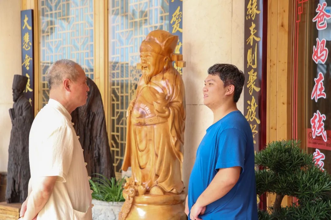 1729563268324859.jpg 1729563268324859.jpg