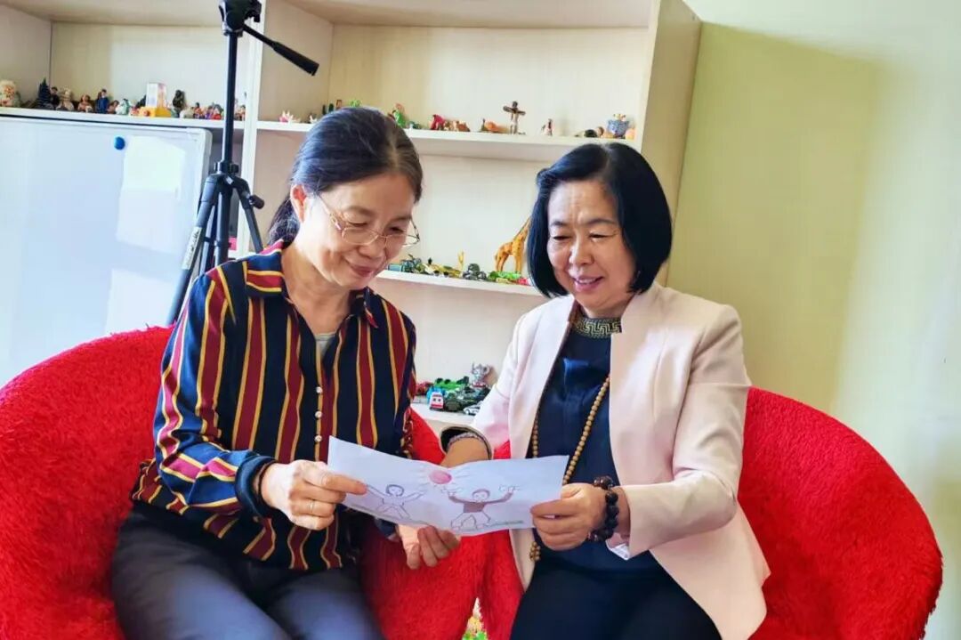 1758351470853965.jpg 1758351470853965.jpg